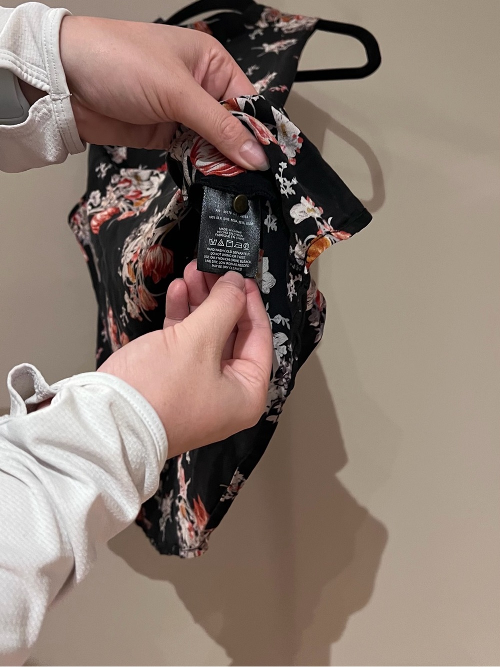 Maeve Hidra Silk Floral Blouse from Anthropologie - Picture 8 of 8